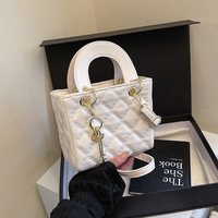 Sac à bandoulière moderne pour femme, style occidental, simplicité urbaine, mini, avec fermeture éclair, mignon et élégant, broderie en satin, pour soirée opéra