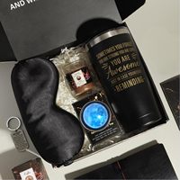 Set Hadiah Pria Uionen Bertema Hitam dari Baja Anti Karat dengan Cetakan Letterpress, Lilin Aromaterapi & Kotak Hadiah Mandi untuk Hari Ayah