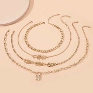 สร้อยคอแฟชั่นแบบหลายชั้น โลหะผสมสังกะสีสีทอง โซ่หนา จี้รูปแม่กุญแจ หลายเส้น สร้อยคอผู้หญิง เครื่องประดับชิ้นเด่น - Product Image 2