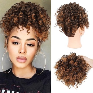 Chignon synthétique bouclé ondulé lâche avec élastique et cordon de serrage pour femmes – Vente en gros de coiffures et extensions désordonnées - Product Image 1
