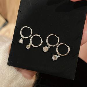 ต่างหูเพชรเดี่ยวรุ่นคลาสสิก ดาวคู่ เงินแท้ S925 ประดับคริสตัลเพชรขาว ดีไซน์หรูหรา ระดับไฮเอนด์ - Product Image 3