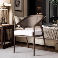Fauteuil en bois de chêne massif avec dossier en rotin de style nordique et cannage français pour restaurant et café