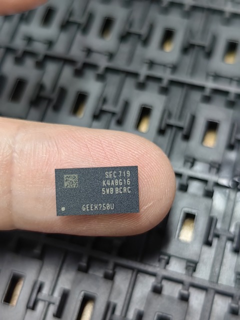 Samsung K4A8G165WB-BCRC FBGA96 DDR3 SDRAM Memory IC Chip Industrial Board Embedded Module New in Stock Electronic Components