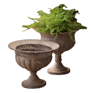 Jarrón de Suelo y Maceta de Hierro Vintage Estilo Shabby Chic, Diseño Europeo Antiguo, Hecho a Mano, para Decoración de Jardín - Product Image 1