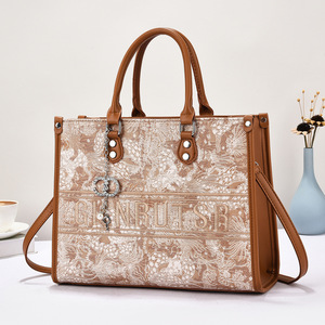 Bolso <span class=keywords><strong>de</strong></span> mano chino bordado <span class=keywords><strong>de</strong></span> lujo <span class=keywords><strong>para</strong></span> mujer, elegante, <span class=keywords><strong>para</strong></span> madres <span class=keywords><strong>de</strong></span> mediana edad, regalo <span class=keywords><strong>de</strong></span> cumpleaños, <span class=keywords><strong>para</strong></span> banquetes <span class=keywords><strong>de</strong></span> boda, <span class=keywords><strong>de</strong></span> lujo - Product Image 4