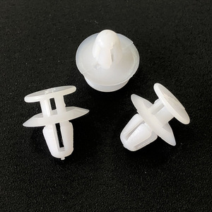 Clip en plastique pour garniture de rétroviseur de porte intérieure, fixation pour Ford Focus - Product Image 1
