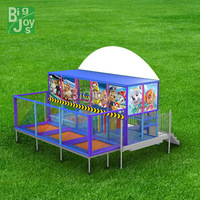 Parc de jeux mobile attrayant sur le thème des dessins animés avec remorque, équipement de jeu pour enfants peu encombrant à vendre