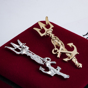 Broche Decorativo de Moda Personalizado em Ouro e Prata para Decoração de Casacos Masculinos - Product Image 4