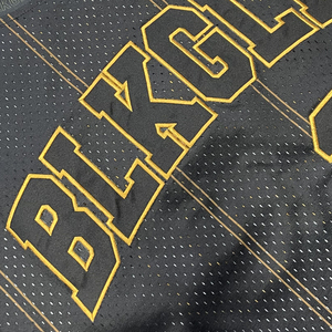 เสื้อบาสเก็ตบอลสีดำเสื้อเจอร์ซีย์ตาข่ายของเยาวชนออกแบบหมายเลขโลโก้ได้ตามต้องการ - Product Image 5