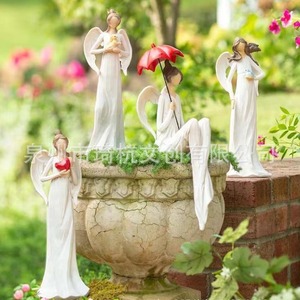 Figura de Ángel Guardián de Resina, Decoración para Jardín Exterior, Adorno para Balcón Interior, Soporte para Flores, con Sombrilla Roja, Postura Sentada - Product Image 1