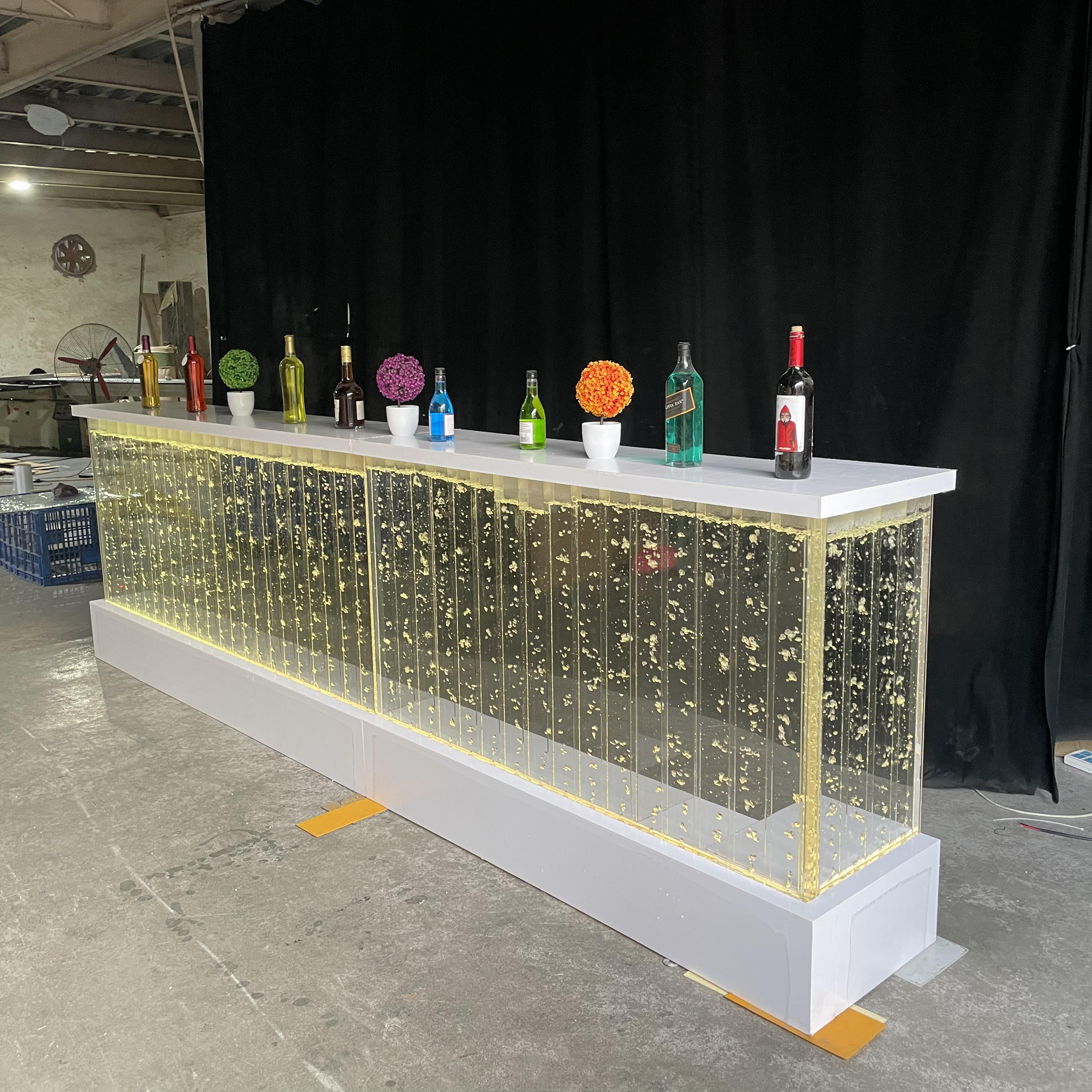 กรอบสีขาว