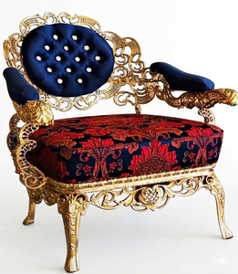 Sofá Individual de Lujo para Sala de Estar con Estructura de Madera Maciza Tallada a Mano y Asiento Acolchado - Product Image 1