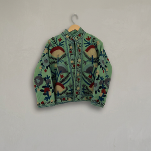 Veste Suzani brodée à la main pour femmes, veste textile artisanale indienne traditionnelle, veste brodée florale faite à la main, style bohème ethnique - Product Image 6