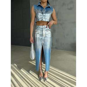 เสื้อกั๊กยีนส์สีน้ำเงินสำหรับผู้หญิง ตกแต่งด้วยลายฟอยล์ - Product Image 2