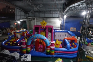 Enfants gonflables sautant <span class=keywords><strong>le</strong></span> parc gonflable de videur de terrain de jeu de château - Product Image 4