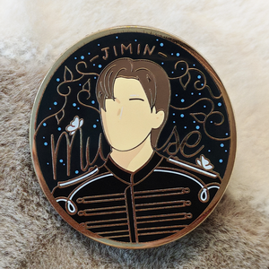 उच्च गुणवत्ता वाले कस्टम प्लेटेड धातु पिन बैज कस्टम एनीमे पिन प्रिंट के साथ - Product Image 2