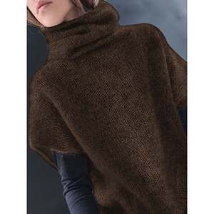 Chaleco de punto sin mangas asimétrico de lana suave color camel para mujer - Product Image 5