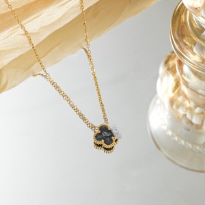 Collana a Foglia da Donna di Lusso Leggero, di Alta Gamma, Bifacciale, in <span class=keywords><strong>Acciaio</strong></span> Inossidabile, Stile Sportivo, con Motivo Bambù, Catena per Maglione - Product Image 4