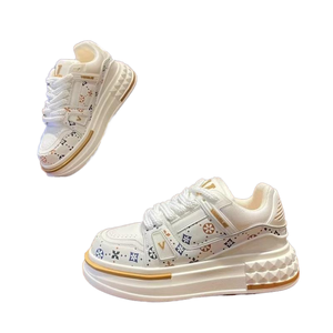 Zapatillas de Running de Invierno a la Moda, Diseño que Aumenta la Altura, Suela Gruesa de Malla, Suela Exterior de Goma, Cierre con Cordones, Estampado Moderno - Product Image 1