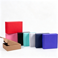 Boîte en carton ondulé personnalisée en gros, imprimée, recyclable, avec logo, pelliculage mat et revêtement UV pour l'emballage de chaussettes et de fourrures