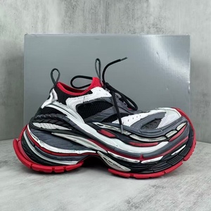 Customized trendy casual <b>shoes</b> with thick soles for heightening, walking <b>shoes</b> of luxury style, for both men and women. - Product Image 1