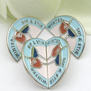 Bonito broche decorativo a granel <span class=keywords><strong>de</strong></span> Metal personalizado novedad Pin <span class=keywords><strong>de</strong></span> solapa insignia Logo esmalte suave belleza Mini corazón Patchwork insignia corazón Pin - Product Image 1