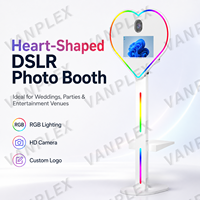 Photomaton instantané unique en forme de cœur avec écran tactile 15,6 pouces, support métallique SLR, logo personnalisé, lumière RVB, pour mariage