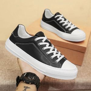 Chaussures décontractées en maille pour hommes, respirantes, légères, anti-odeur, de haute qualité, confortables, à lacets, style skate, tendance printemps - Product Image 1