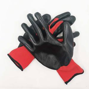 Guantes de Trabajo de Seguridad de Agarre para Construcción con Revestimiento Liso de Nitrilo Negro, Bañados en Poliéster y Nailon, Tejido Sin Costuras Calibre 13G, Personalizados con Logotipo - Product Image 4