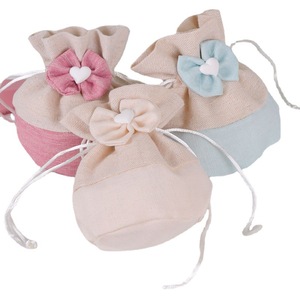 Bollo de lino creativo Bolsa de azúcar con cordón Yute reciclable Regalo DE BODA Bolsa de dulces Características Diseño elegante del arco - Product Image 3