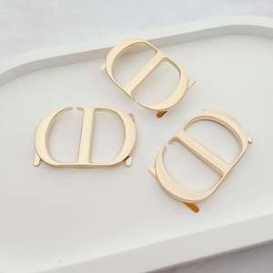 Placa de <span class=keywords><strong>Metal</strong></span> con Logotipo para Bolsos al por Mayor, Etiqueta de <span class=keywords><strong>Metal</strong></span> con Logotipo de Diseñador para Bolsos, Colgante de <span class=keywords><strong>Metal</strong></span> para Manualidades - Product Image 1