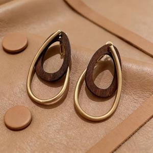 Boucles d'oreilles pendantes géométriques en bois plaqué or pour femmes, bijoux tendance - Product Image 2