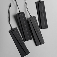 Etiquetas de Precio de Cartón Negro, Etiquetas de Marca Personalizadas para Ropa de Hombre y Mujer, Etiqueta en el Molde con Código de Barras, Logotipo Personalizado en Relieve/Bajo Relieve