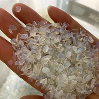 Pierres précieuses directes d'usine, graviers de cristal de 5-7 mm, copeaux de cristal d'opale blanche en vrac à vendre
