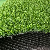 Tapis d'herbe décoratif extérieur artificiel Faux gazon en céramique Toit de terrain de football Balcon Isolation Ingénierie du boîtier