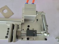 Machine de découpe pneumatique à double poinçon pour boîtes cadeaux en carton - Perforatrice semi-circulaire avec PLC Schneider