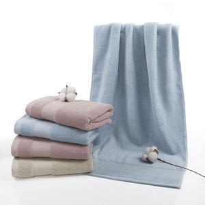 Toalla de Baño Golden Fortune 50x100cm, Poliéster y Algodón Absorbente, para Uso Doméstico - Product Image 2