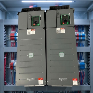 Convertidor de Frecuencia Original Nuevo Altivar610 ATV610D75N4 75KW en Stock - Product Image 1