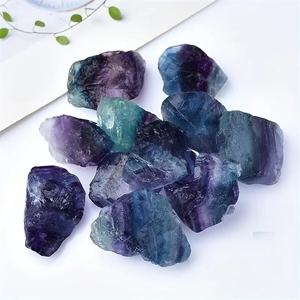 Cristaux de fluorite arc-en-ciel de méditation de haute qualité en gros, pierres brutes colorées, forme libre, pierre de guérison pour la décoration de bricolage - Product Image 3