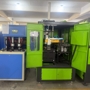 Nouvelle machine de soufflage automatique mini à 2 cavités, 4 cavités, 1500-3000 BPH pour bouteilles en plastique PP PET - Product Image 2