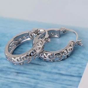 Orecchini in Oro Bianco con Diamanti Taglio Brillante Rotondo Colore G Naturale Minimalisti per Uso Quotidiano Gioielli da Donna - Product Image 5