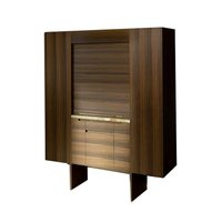 Meuble bar de luxe minimaliste avec rangement escamotable et miroir central pour cave à vin résidentielle contemporaine