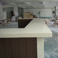 Comptoir de bar en bois Corian au design moderne et simple, personnalisé pour les salons, clubs, restaurants et hôtels, usage commercial