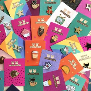 Épingles en émail personnalisées, mignonnes et amusantes, en forme <span class=keywords><strong>de</strong></span> <span class=keywords><strong>chat</strong></span>, épingles douces pour chapeau, badge d'anime - Product Image 1