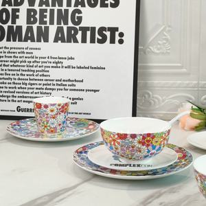 Service de table de luxe japonais en porcelaine fine, 10 pièces : tasses, assiettes et mugs - Product Image 4