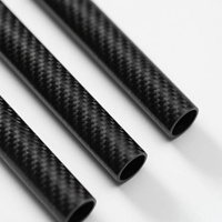 Tube rond brillant en fibre de carbone résistant à la chaleur pour supports de cardan et raccords de connexion - Vente directe usine