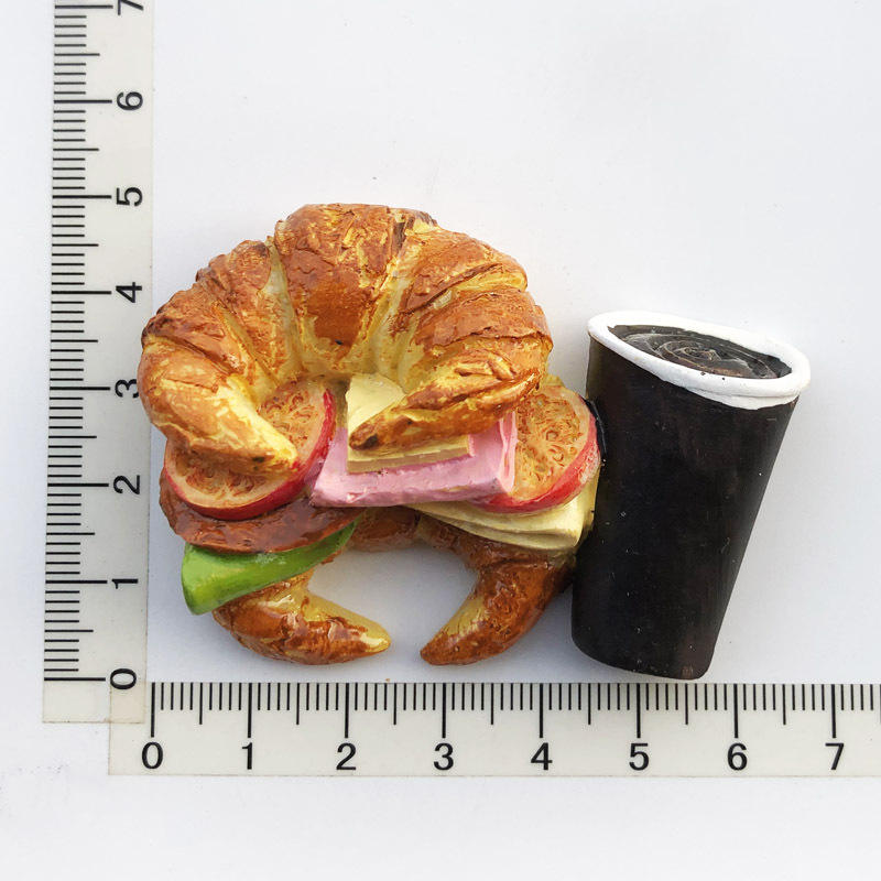 3 Croissant café