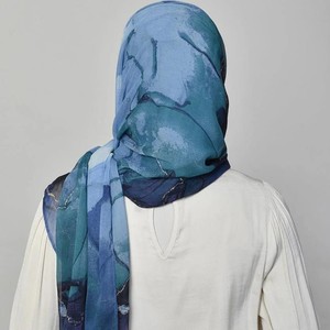<span class=keywords><strong>2025</strong></span> New <span class=keywords><strong>Polyester</strong></span> khăn choàng mô hình tùy chỉnh dân tộc in voan hijab khăn cho phụ nữ hồi giáo thời trang Cô gái bên Quà Tặng - Product Image 5