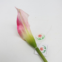 Calla Lily sentuhan asli buatan, bunga buatan yang dapat diandalkan untuk dekorasi rumah atau dekorasi acara pernikahan