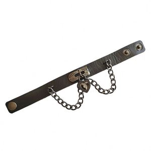 Unisexe Cool Punk Cuir Harajuku Bracelet Amour Coeur Pendentif En Métal Bouton Pression Bracelet Rivets Bracelet Punk Style Mode - Product Image 4